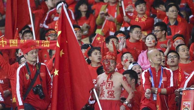 小情侣高清国产在线播放