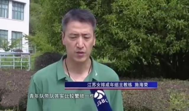 忘穿奶罩被同桌c了一节课