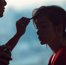 丰满的少妇视频高清观看